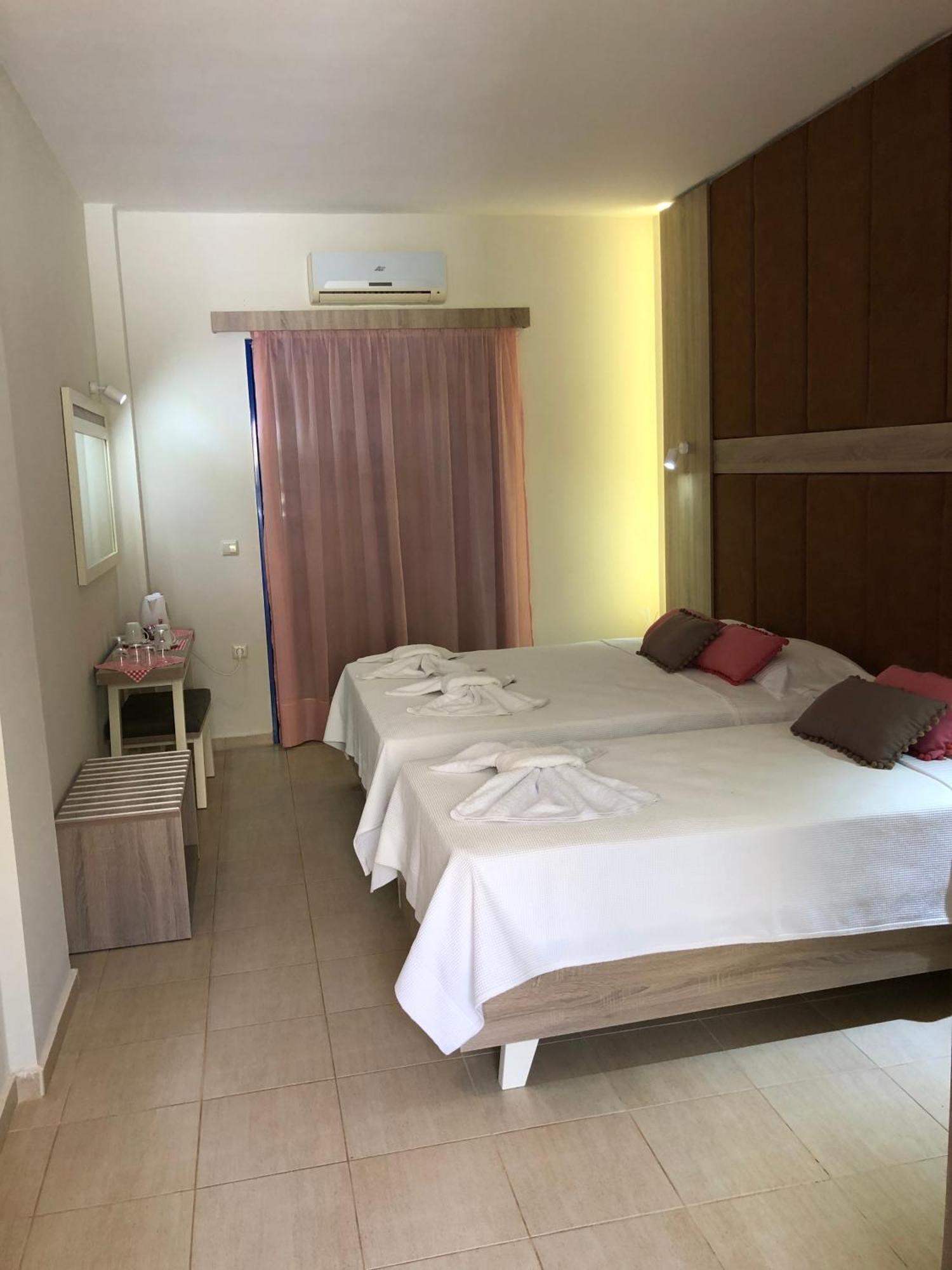 Taverna Akrogiali Loutro Kamer foto