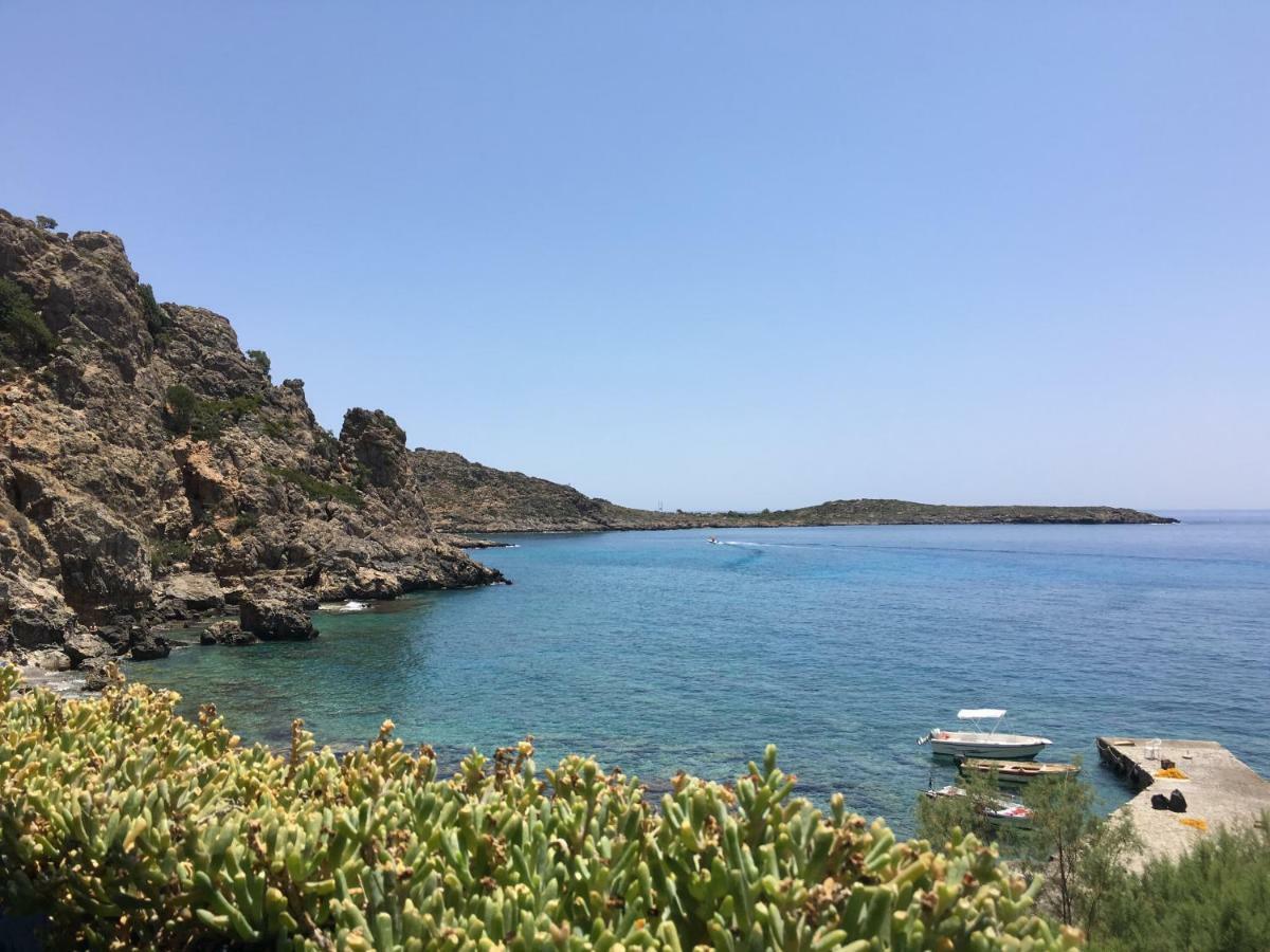 Taverna Akrogiali Loutro Buitenkant foto